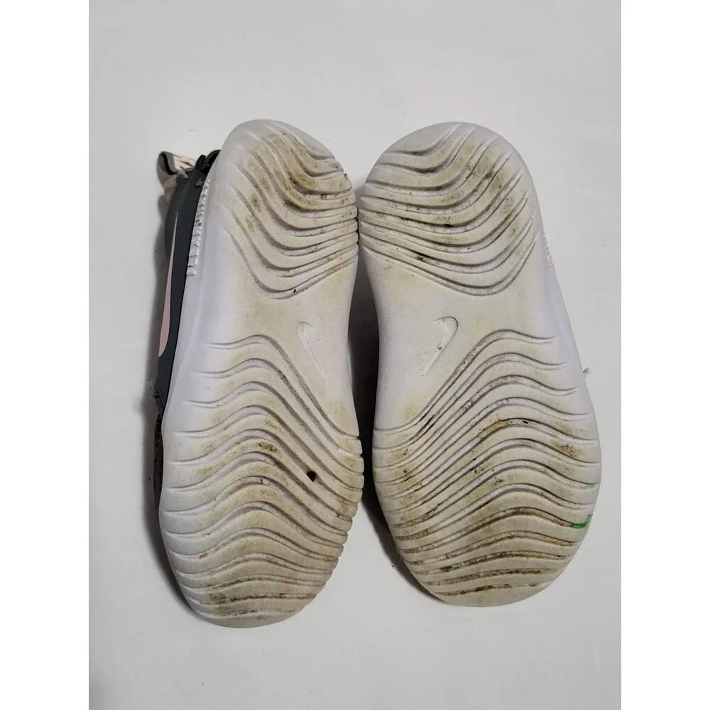 Nike  Toddler  8c Sneakers  Gray